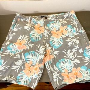 Men’s Aeropostale Floral Shorts Size 33